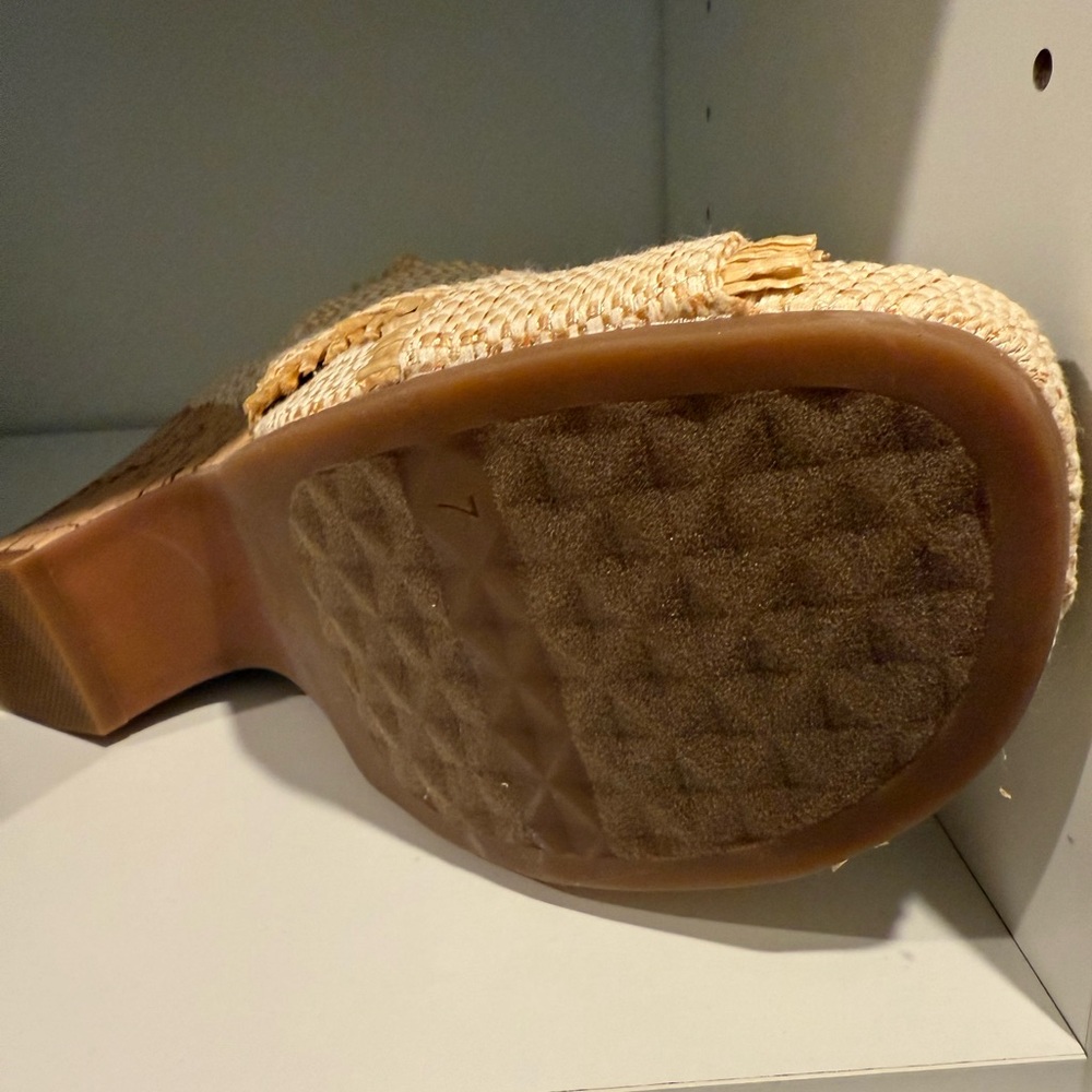 Beige Brand New Woven Heeled Mules. Never worn - Picture 8 of 8